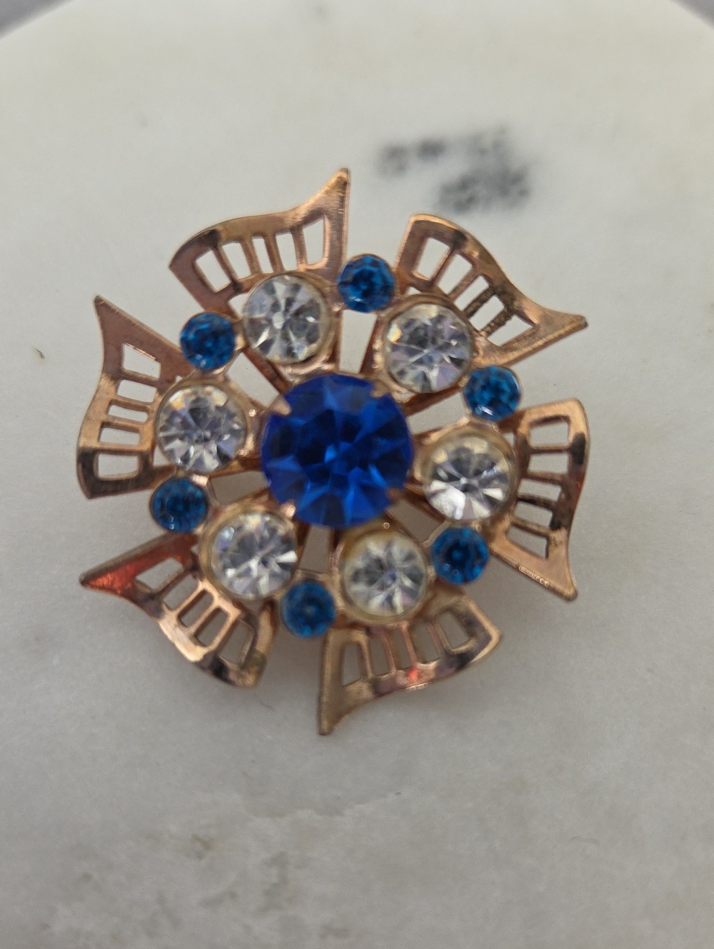 Vintage Pinwheel Flower Brooch.